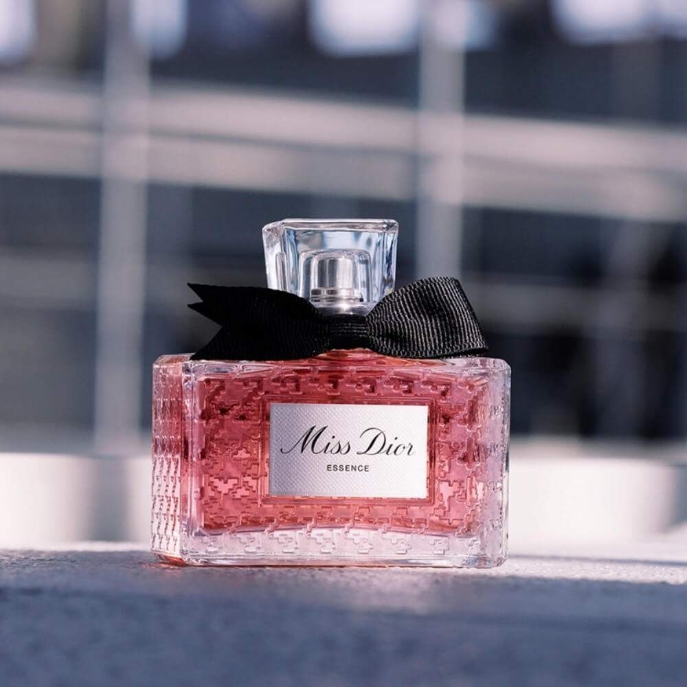 Dior Miss Dior Essence | Zarafetin ve Işıltının İfadesi